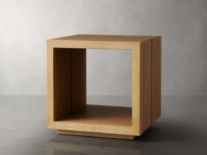 Mihaela Oak End Table in Vin Alb 22"