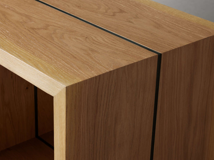 Mihaela Oak End Table in Vin Alb 22"